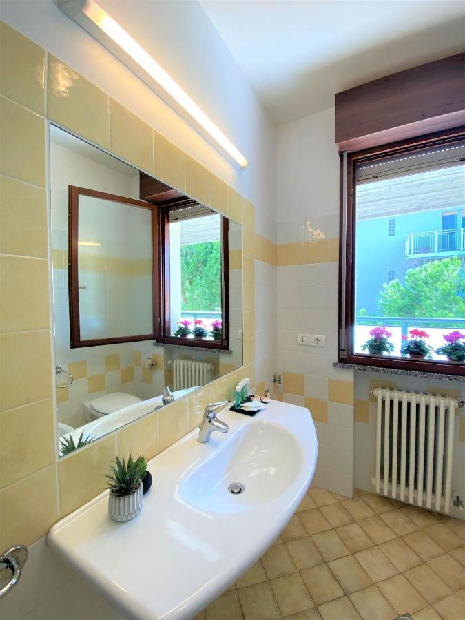 Residence Pineta Verde Milano Marittima Bagian luar foto