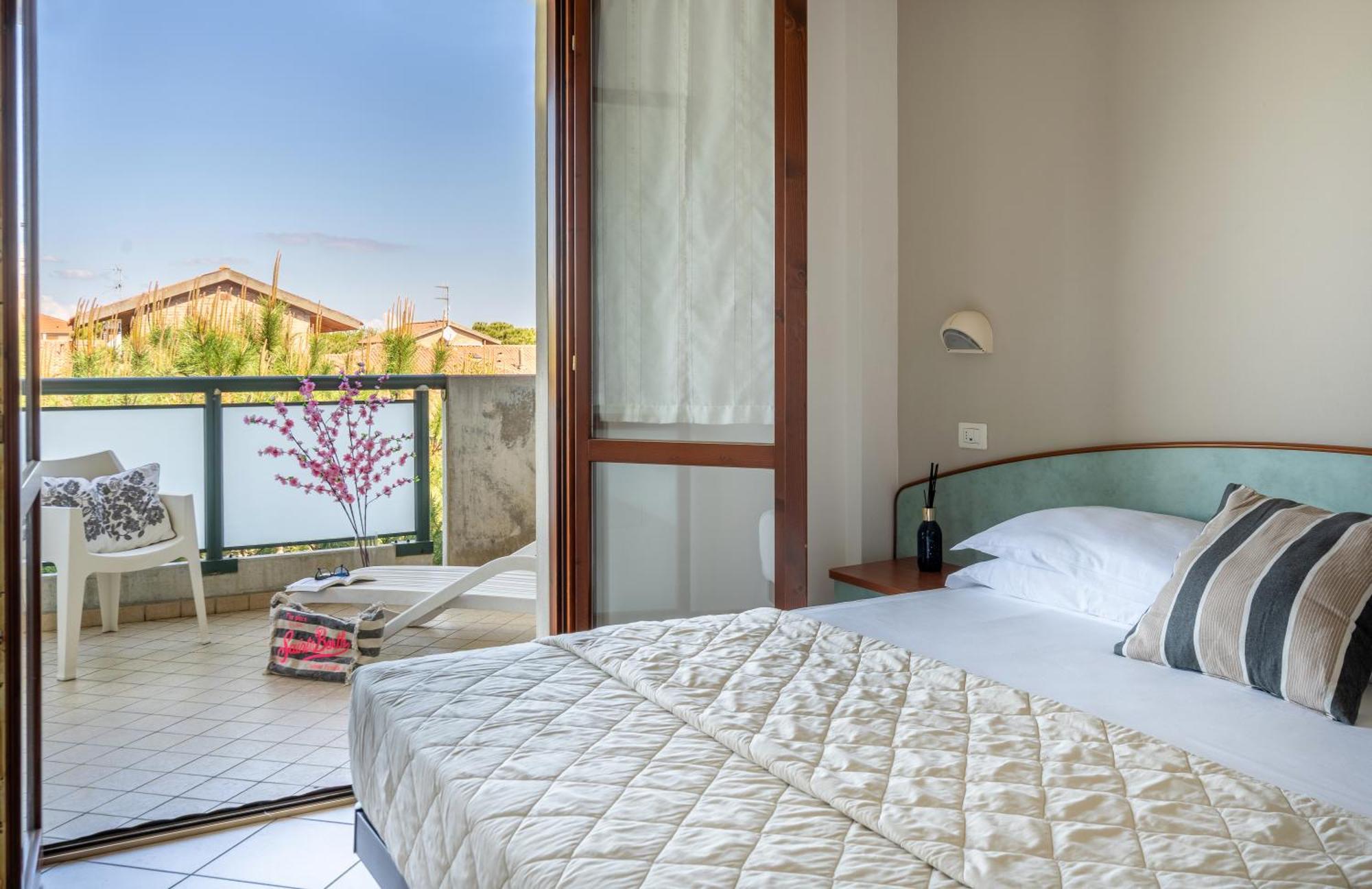 Residence Pineta Verde Milano Marittima Bagian luar foto